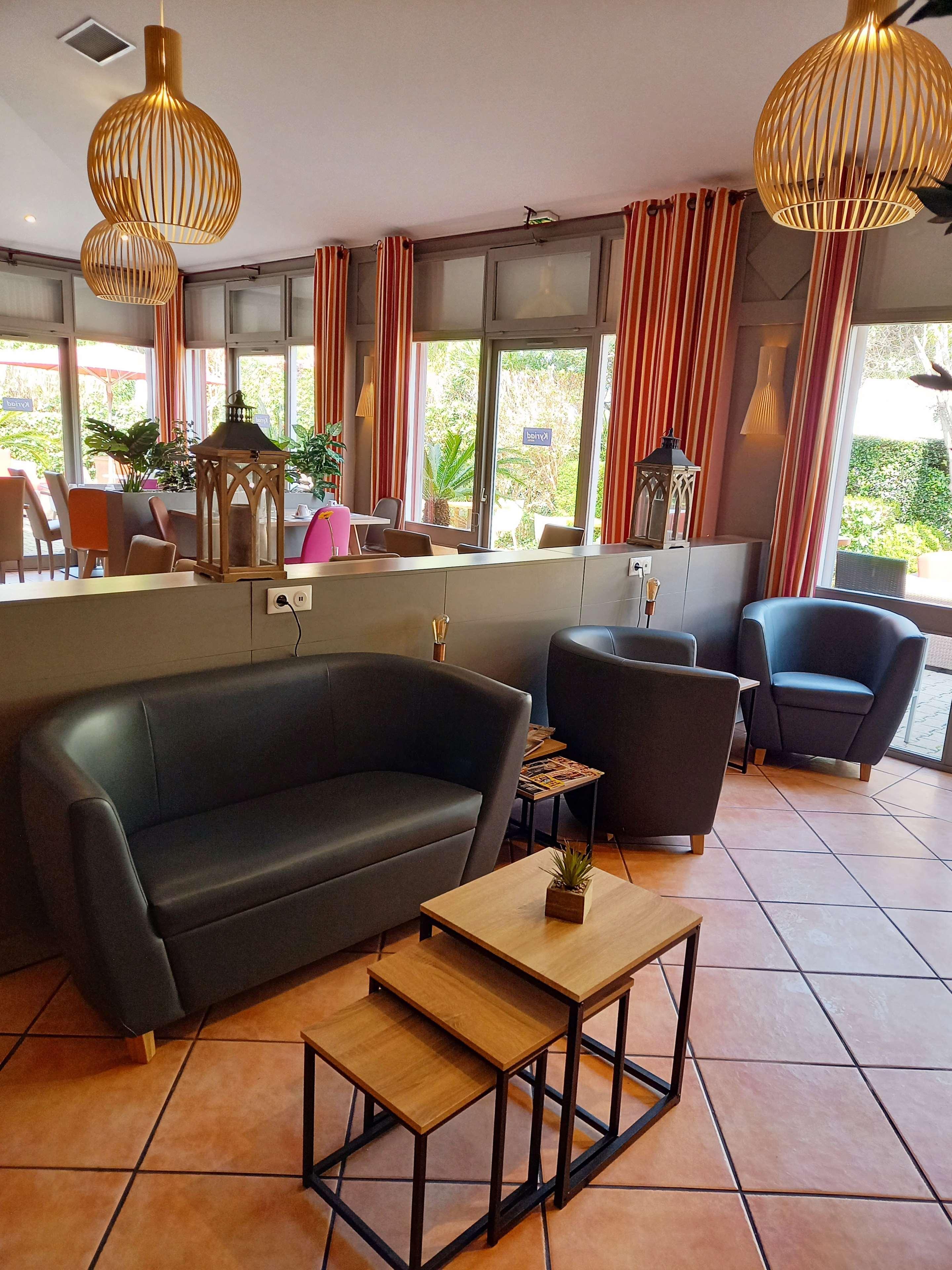 Kyriad Nimes Ouest A9 Екстер'єр фото