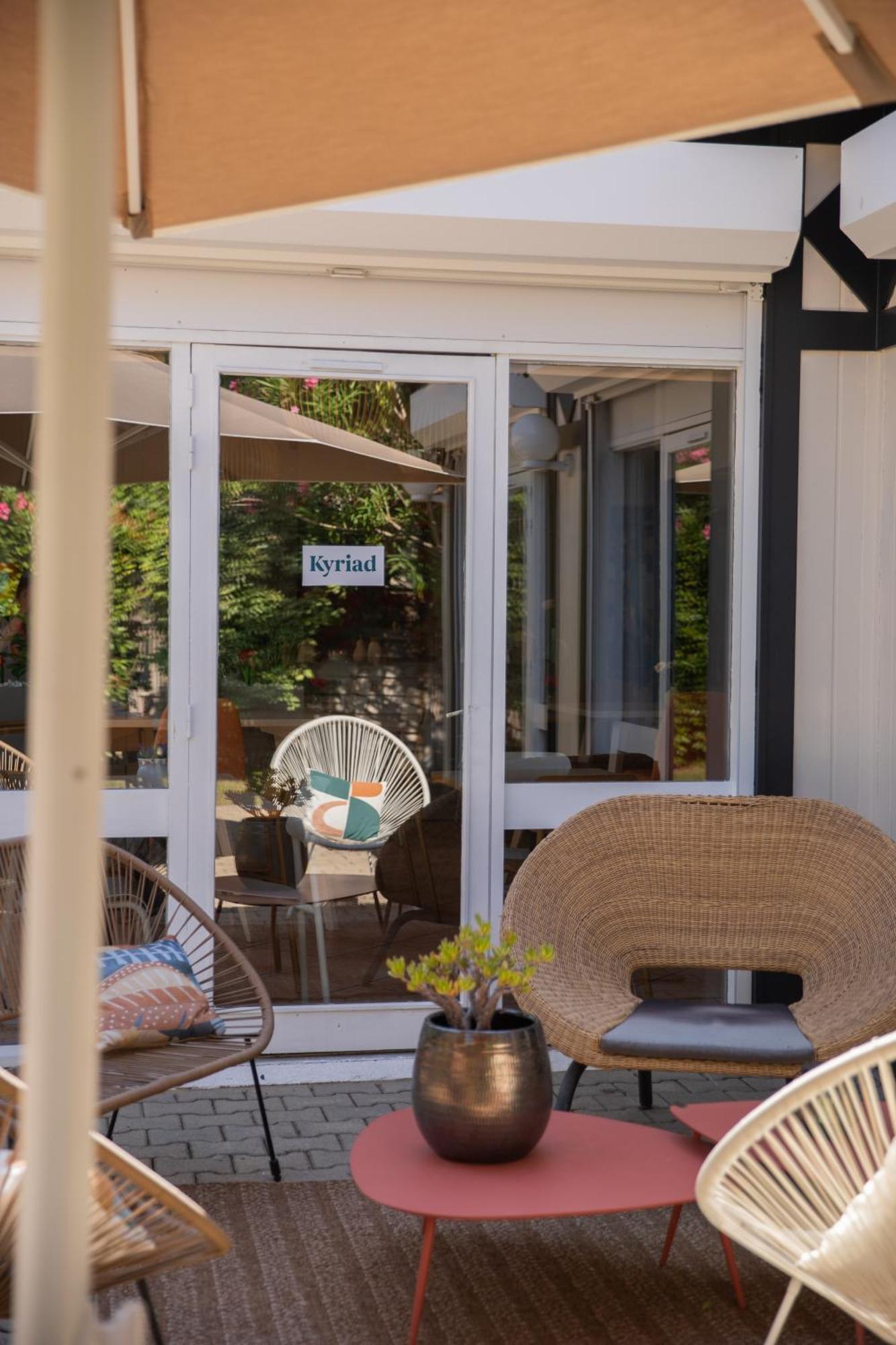 Kyriad Nimes Ouest A9 Екстер'єр фото
