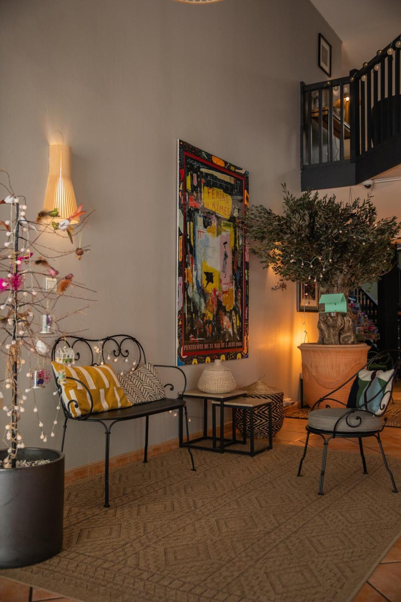Kyriad Nimes Ouest A9 Екстер'єр фото