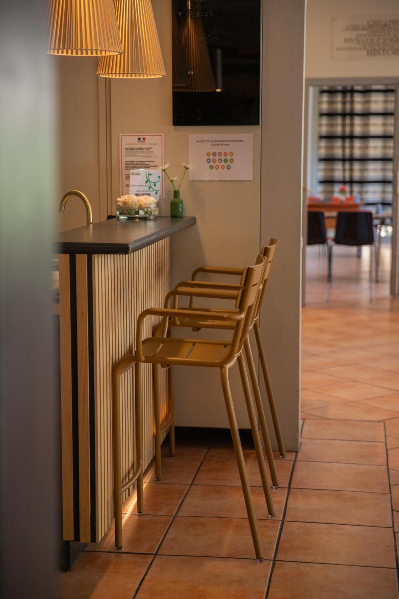 Kyriad Nimes Ouest A9 Екстер'єр фото